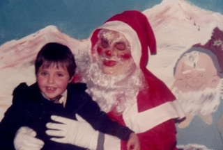 Illustration for article titled These Santas will give you nightmares.